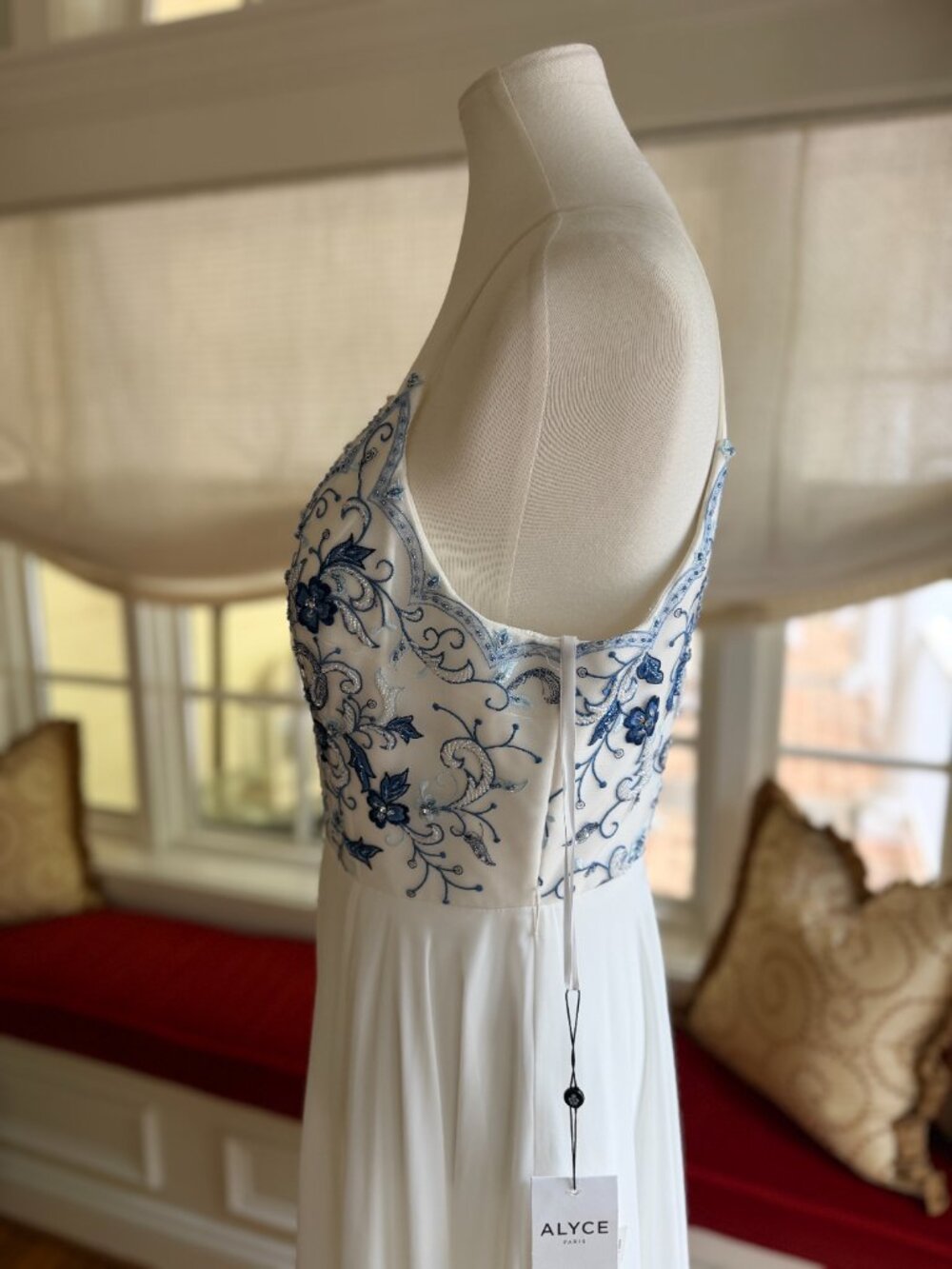 NWT Alyce Paris 60463 White Floral Embroidered A-Line Prom Formal Dress Size 10 - Picture 4 of 6